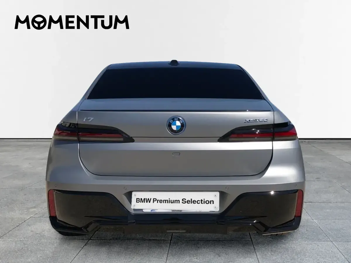 Usado BMW i7 Comfort Edition 400 kW (544 CV) 2023 Gris Berlina