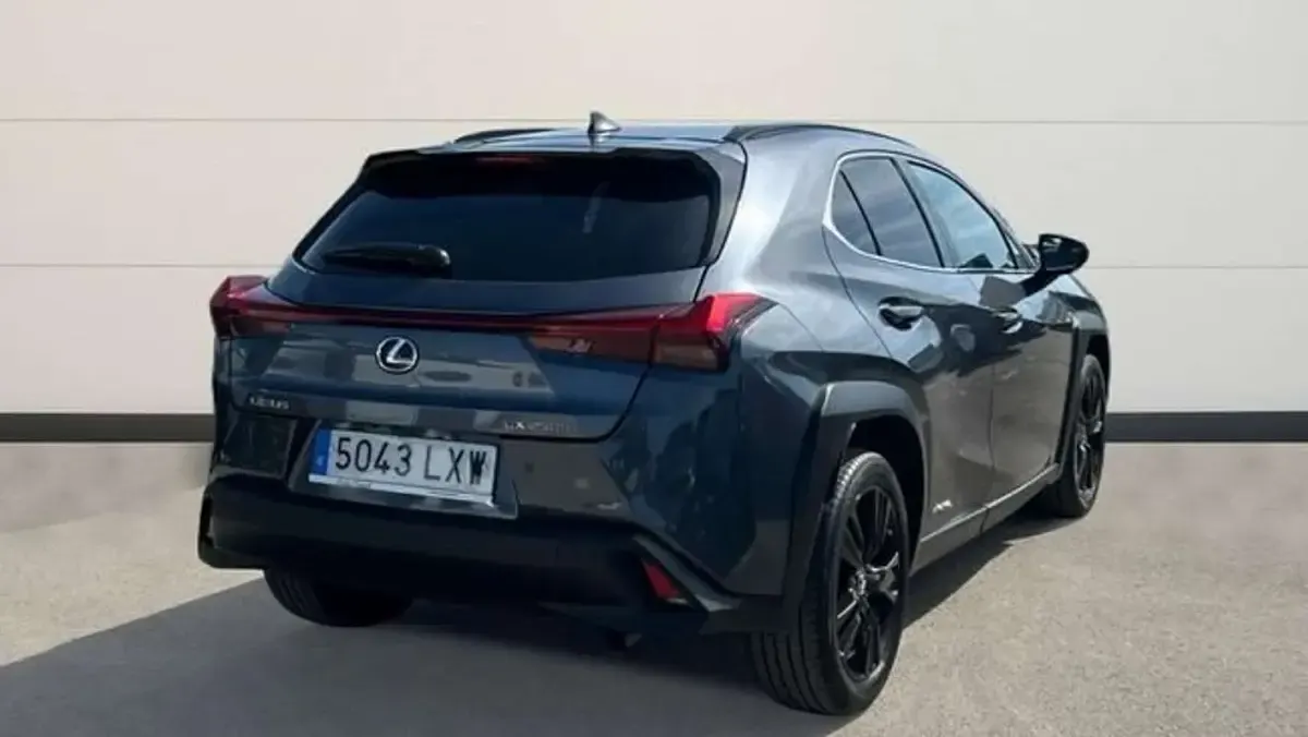 Usado Lexus UX 184 CV (135 kW) 2022 Gris SUV