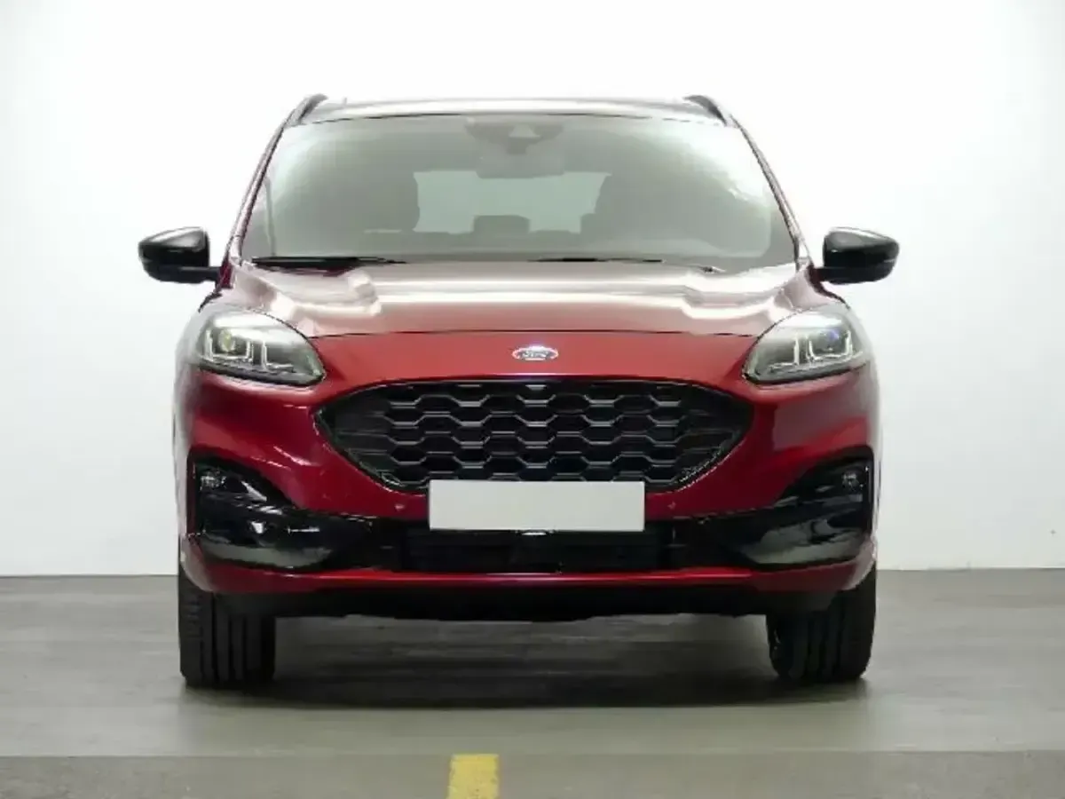Usado Ford Kuga ST-Line X 225 CV (165 kW) 2022 Rojo SUV