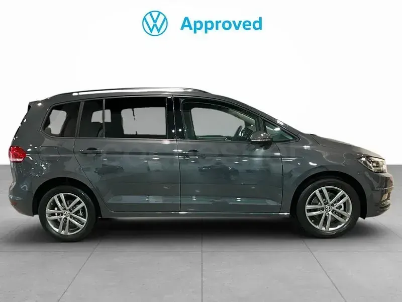 Usado VW Touran 150 CV (110 kW) 2025 Gris / plata Monovolumen