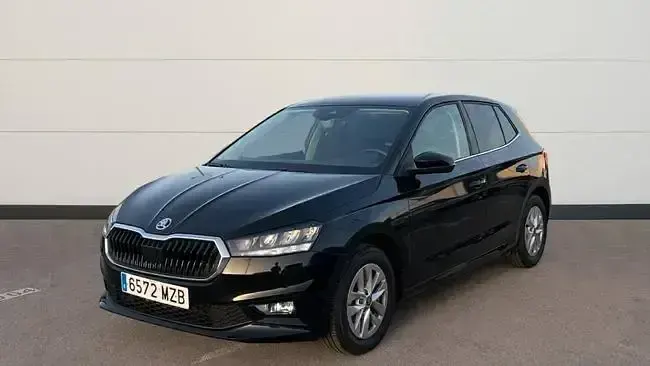 Usado Skoda Fabia Selection 95 CV (69 kW) 2025 Negro Utilitario
