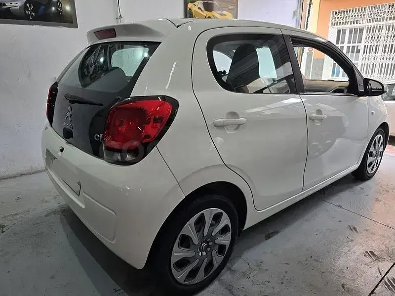 Usado Citroën C1 Feel 82 CV (60 kW) 2016 Blanco Utilitario