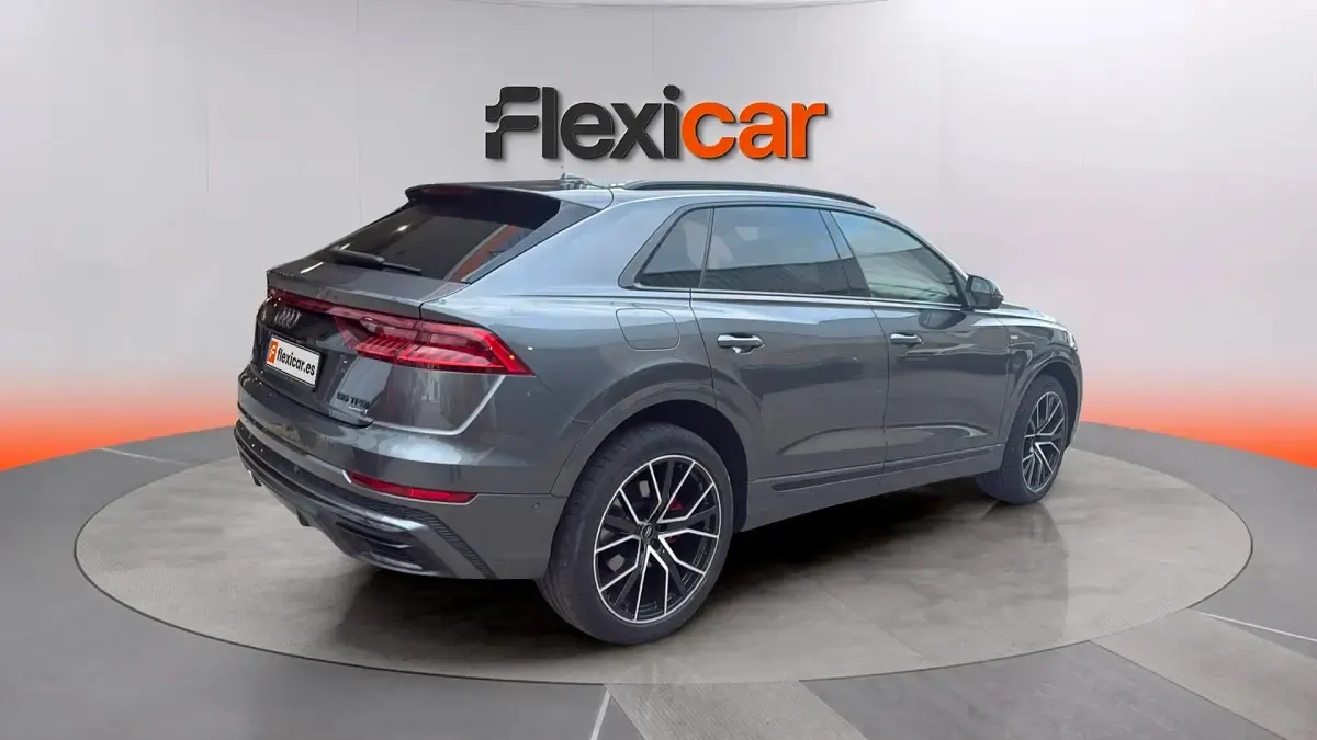 Usado Audi Q8 Premium 340 CV (250 kW) 2020 Gris SUV