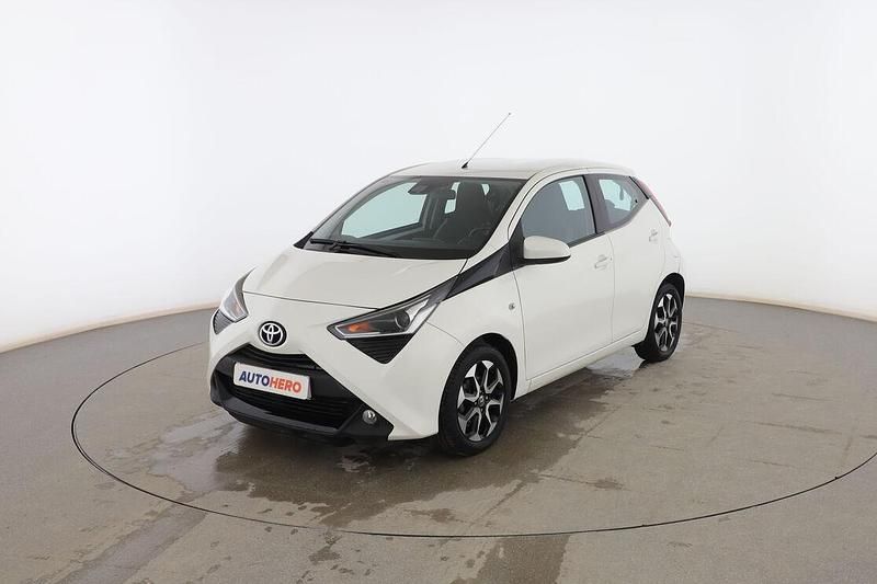 Usado Toyota Aygo X-play 72 CV (52 kW) 2019 Blanco Utilitario
