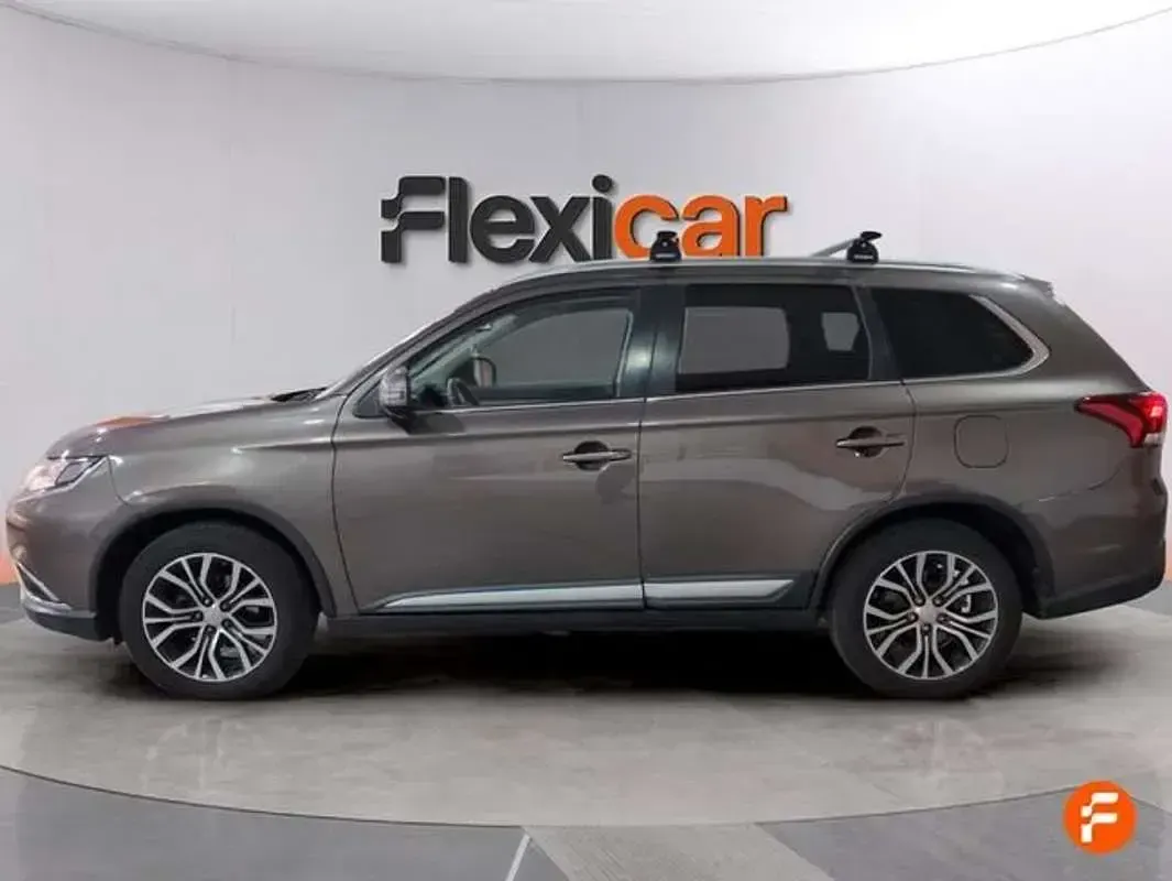 Usado Mitsubishi Outlander Motion 150 CV (110 kW) 2017 Gris SUV