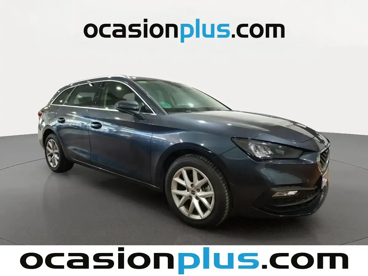 Usado Seat Leon Style 116 CV (85 kW) 2025 Gris / plata Familiar