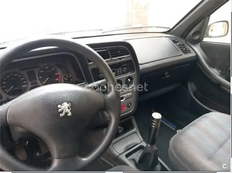 Usado Peugeot 306 90 CV (66 kW) 2000 Gris / plata Berlina