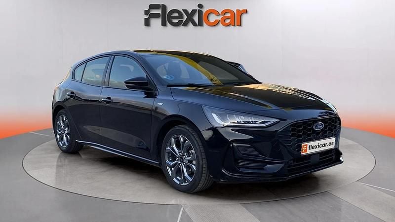 Usado Ford Focus ST-Line 125 CV (91 kW) 2023 Negro Berlina