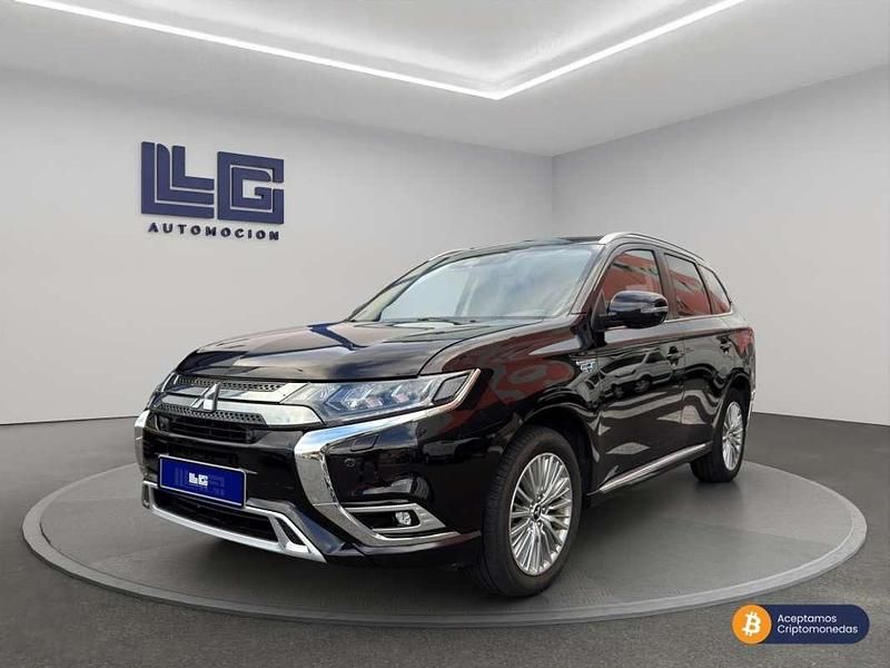 Negro Usado 2021 Mitsubishi Outlander P-HEV SUV | 19.990 € (Buen precio) - Imagen 1/4