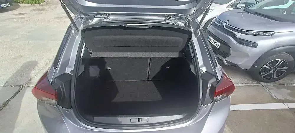 Usado Opel Corsa Elegance 102 CV (75 kW) 2022 Gris Utilitario