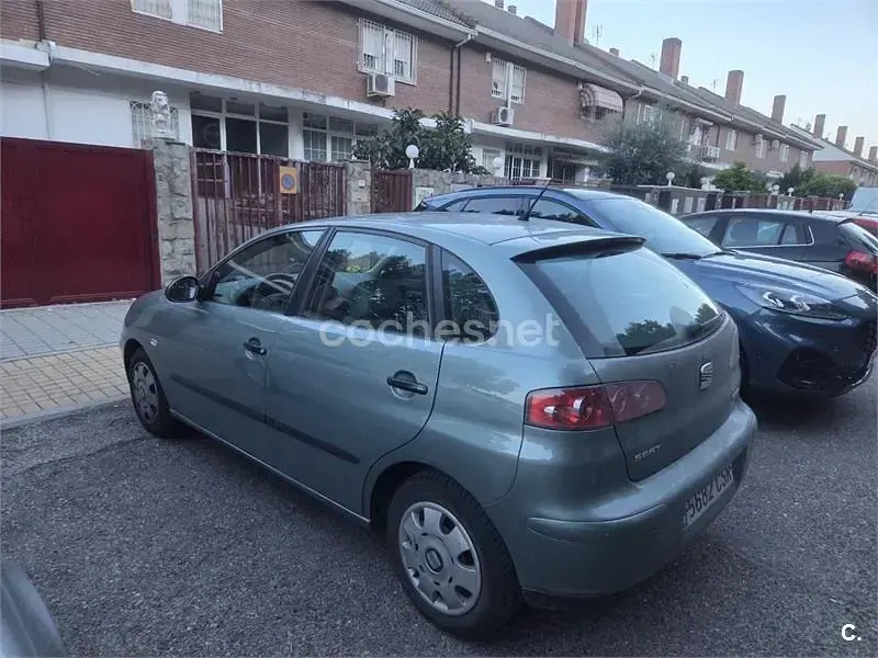 Usado Seat Ibiza 75 CV (55 kW) 2004 Azul Utilitario
