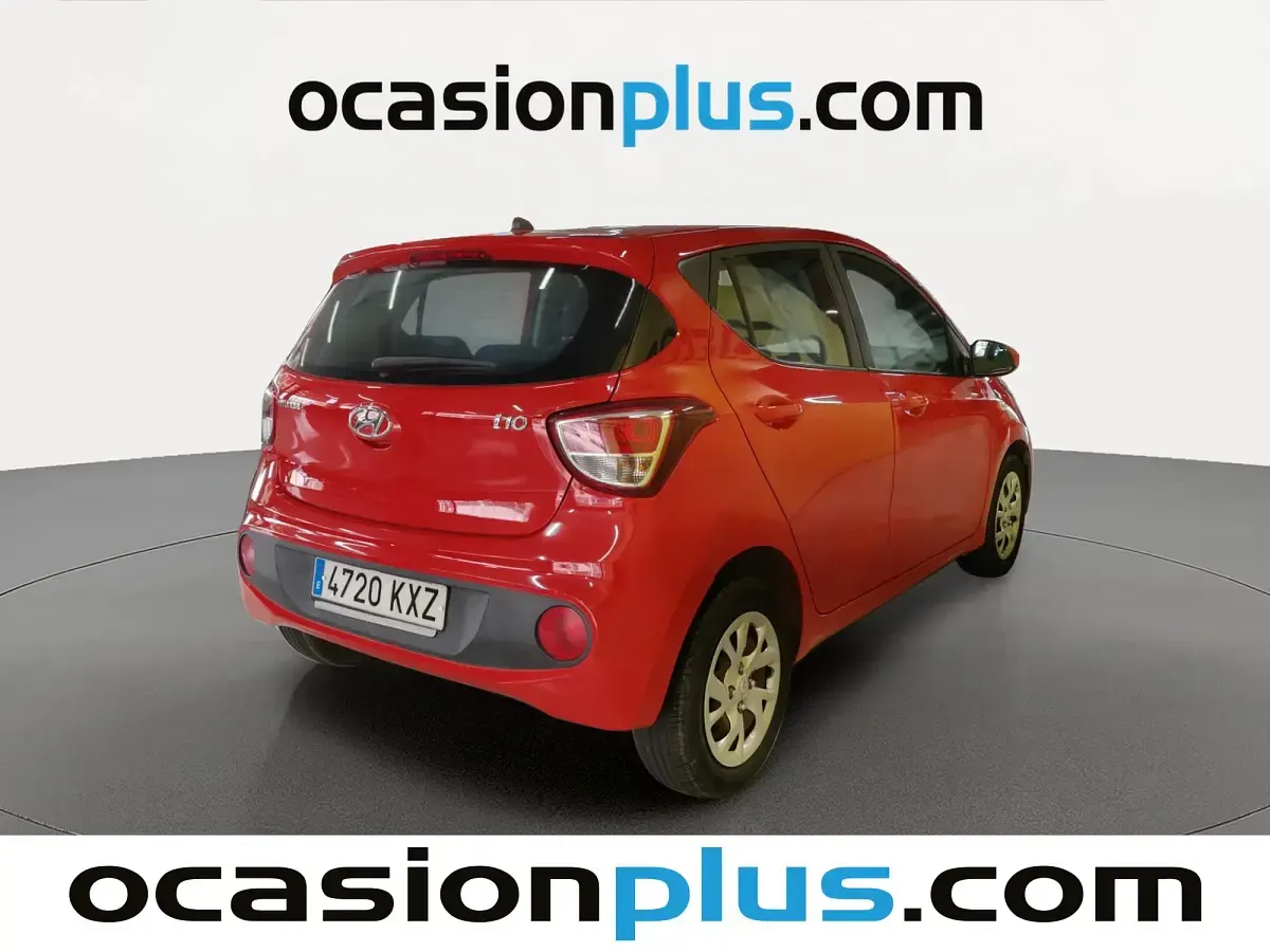 Usado Hyundai i10 67 CV (49 kW) 2019 Rojo Utilitario