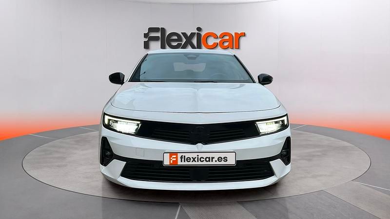 Begagnad Opel Astra Edition 131 HK (96 kW) 2023 Vit Sedan