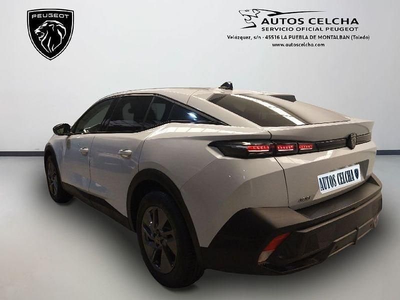 Usado Peugeot 408 Allure 130 CV (95 kW) 2024 Blanco Berlina