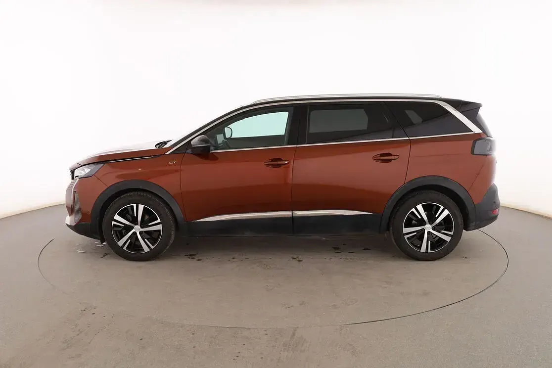 Usado Peugeot 5008 GT 180 CV (132 kW) 2022 Marrón SUV