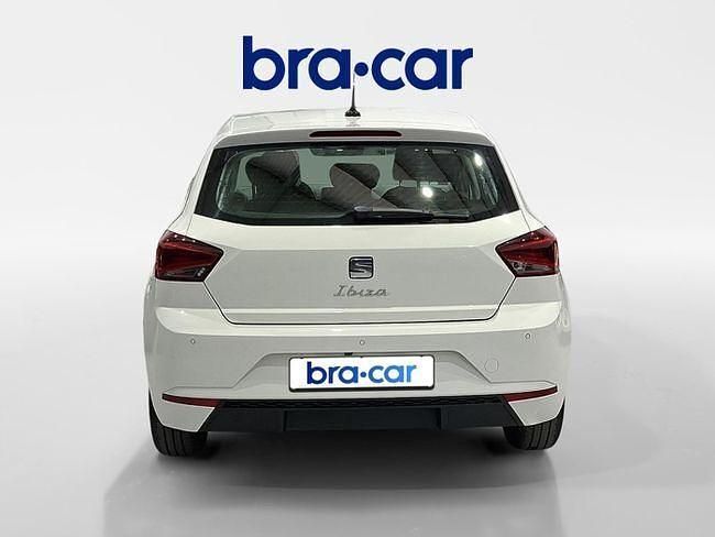 Usado Seat Ibiza Style 110 CV (80 kW) 2023 Blanco Berlina