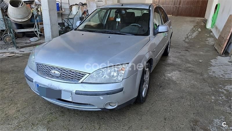 Gris / plata Usado 2003 Ford Mondeo Sport Berlina | 2700 € (Un poco caro) - Imagen 1/4