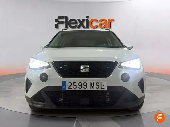 Usado Seat Arona Style 110 CV (80 kW) 2024 Blanco SUV