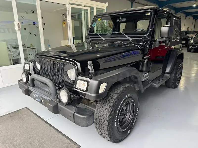 Usado Jeep Wrangler Sport 177 CV (130 kW) 2006 Negro SUV