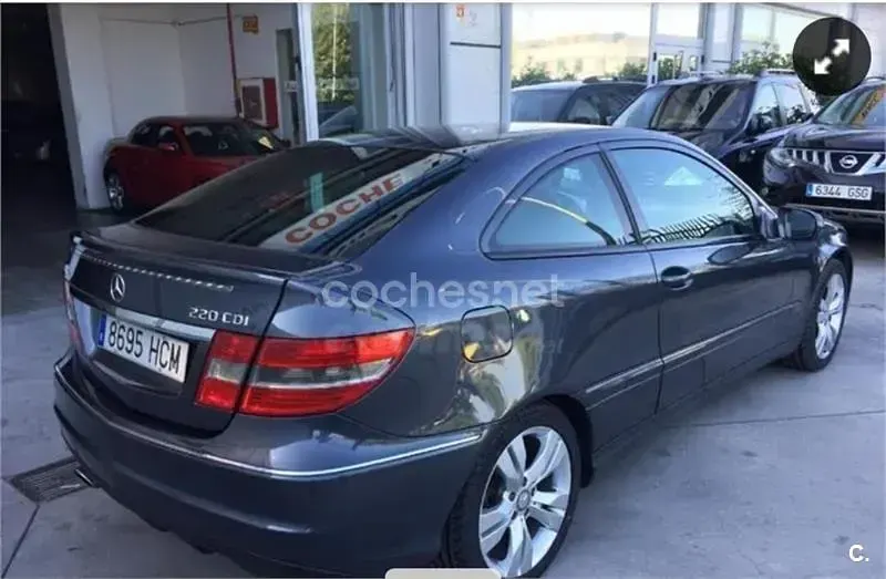 Usado Mercedes CLC220 Style 150 CV (110 kW) 2011 Gris / plata Utilitario