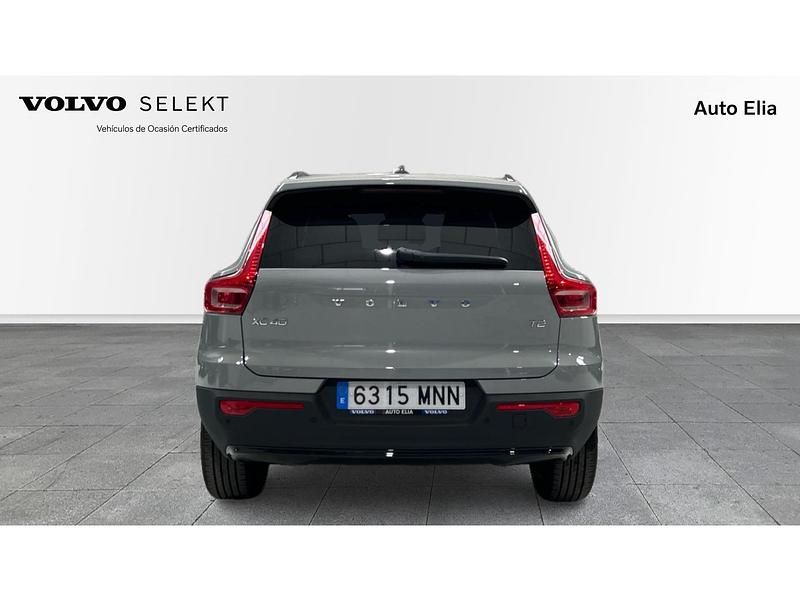 Usado Volvo XC40 Plus 129 CV (94 kW) 2024 Gris SUV