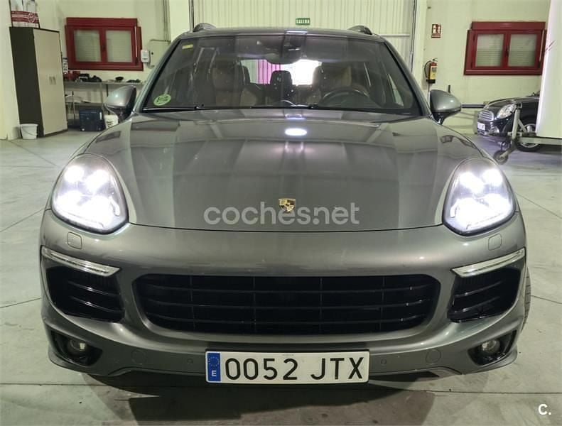 Usado Porsche Cayenne S Platinum Edition 385 CV (283 kW) 2016 Gris / plata SUV