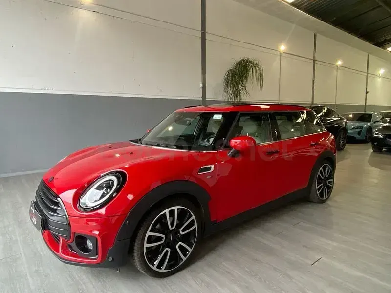 Usado Mini Cooper Clubman 136 CV (100 kW) 2022 Rojo Familiar
