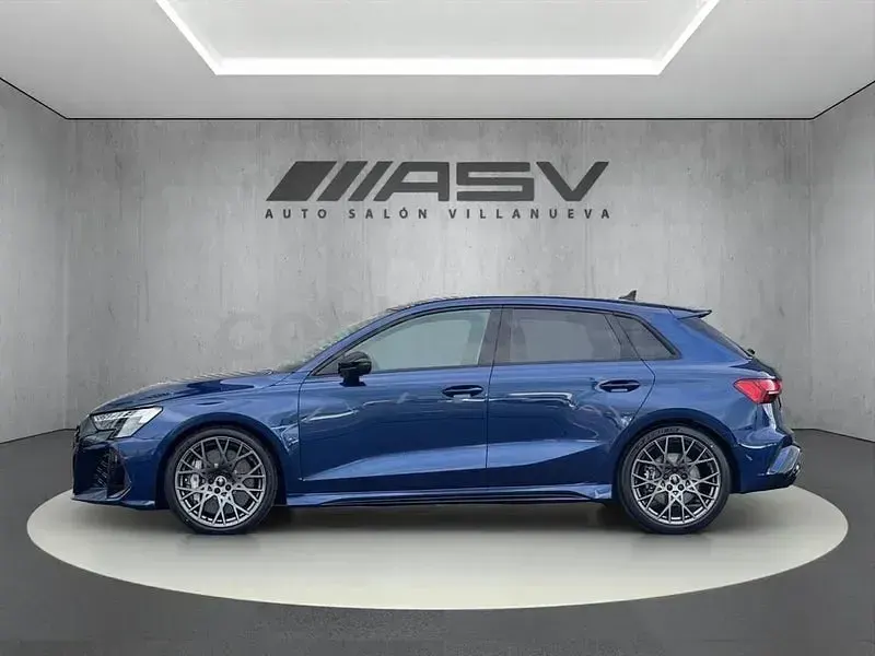 Usado Audi RS3 Sport 400 CV (294 kW) 2025 Azul Berlina