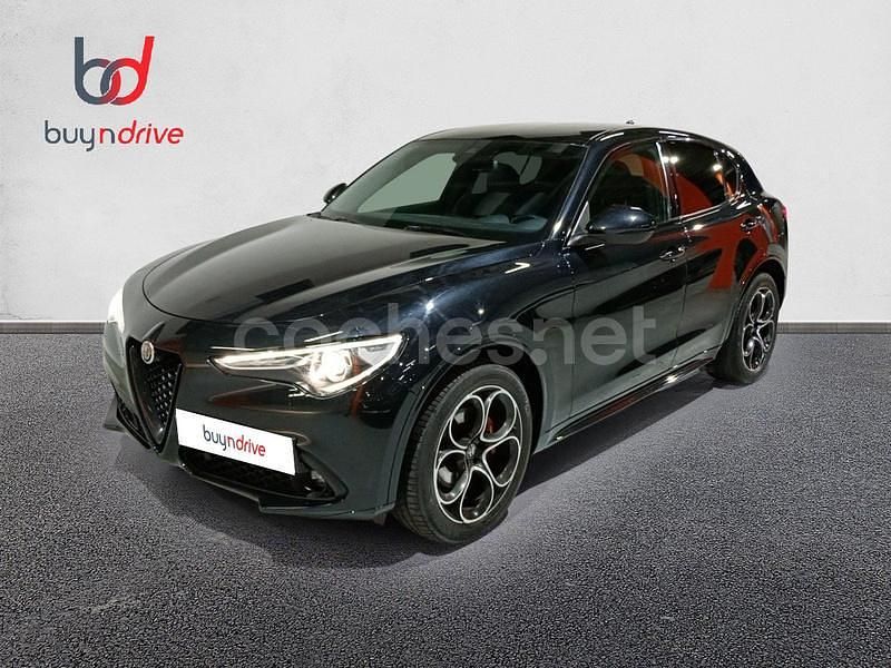Negro Usado 2022 Alfa Romeo Stelvio Veloce SUV | 32.990 € (Un poco caro) - Imagen 1/4