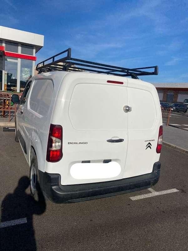Usado Citroën Berlingo Live 102 CV (75 kW) 2021 Blanco Monovolumen