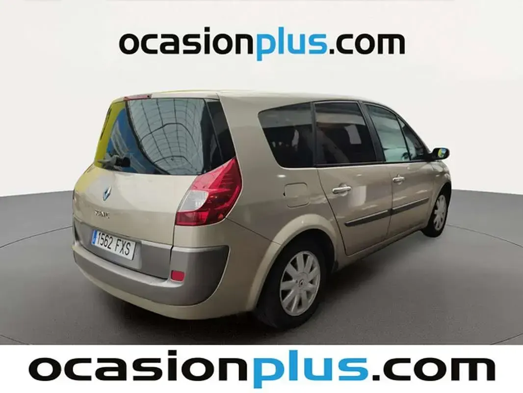 Usado Renault Grand Scénic II Expression 131 CV (96 kW) 2007 Beige Monovolumen