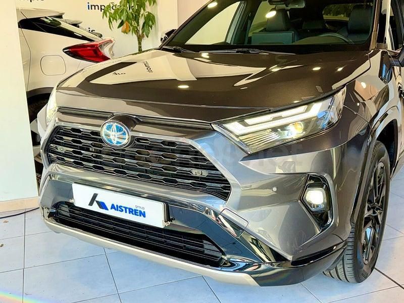 Usado Toyota RAV4 Hybrid Style 218 CV (160 kW) 2024 Gris / plata SUV