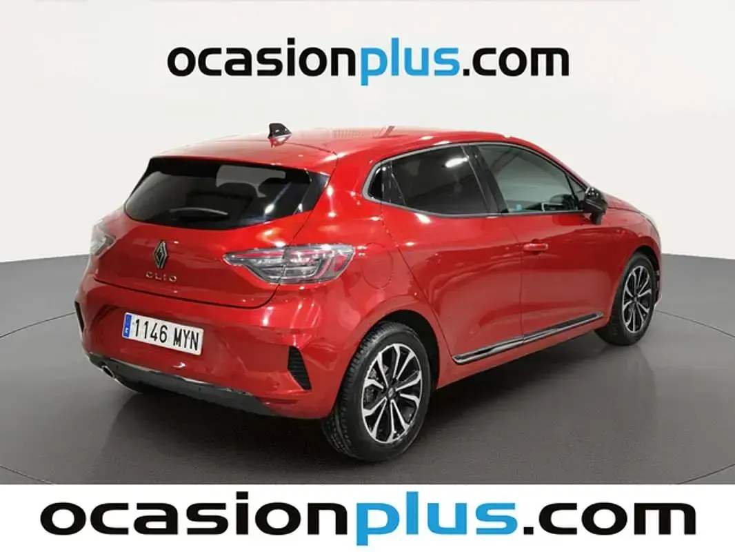 Usado Renault Clio Techno 91 CV (66 kW) 2025 Rojo Utilitario