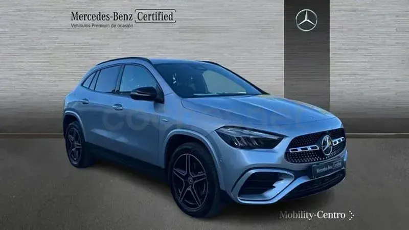 Usado Mercedes GLA250 218 CV (160 kW) 2025 Gris / plata SUV