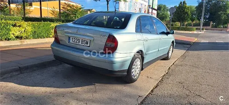 Usado Citroën C5 110 CV (80 kW) 2002 Verde Berlina