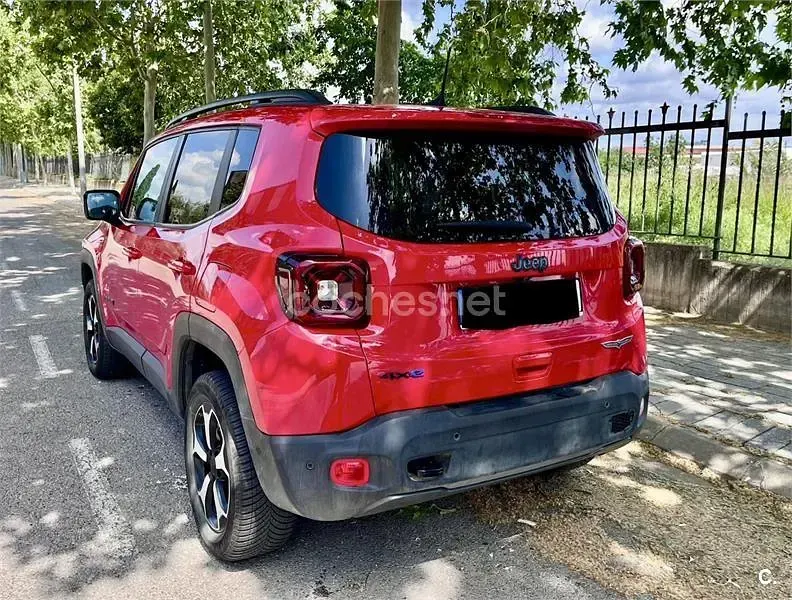 Usado Jeep Renegade Trailhawk 240 CV (176 kW) 2022 Rojo SUV