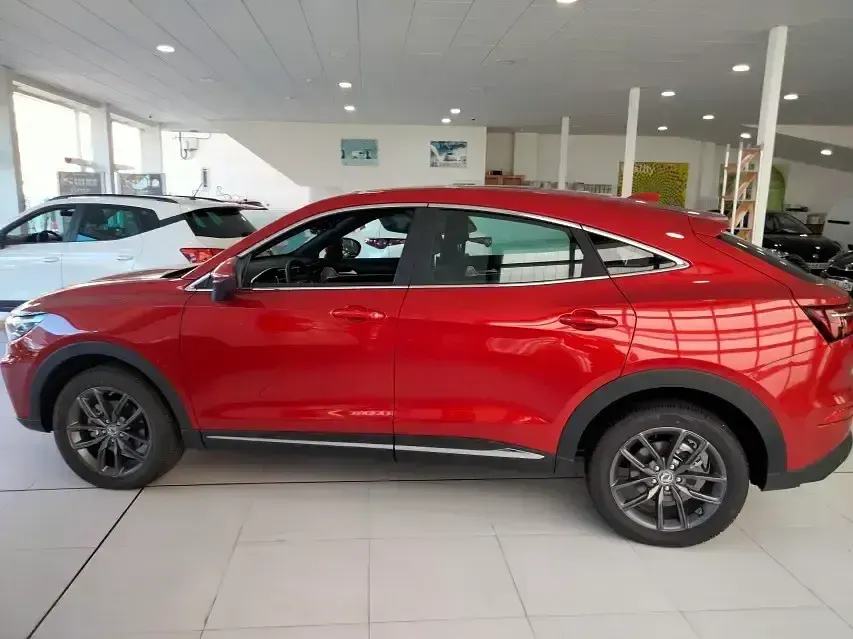 Usado DFSK F5 136 CV (100 kW) 2023 Rojo SUV