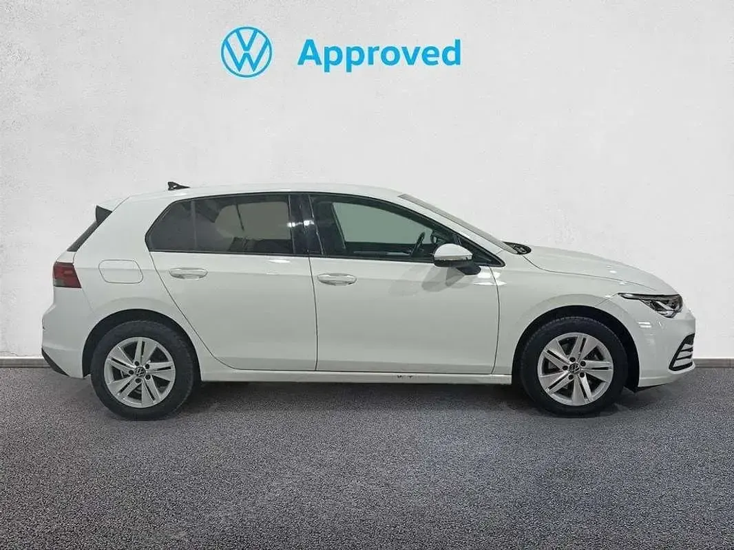 Usado VW Golf VIII Life 110 CV (80 kW) 2022 Blanco Utilitario