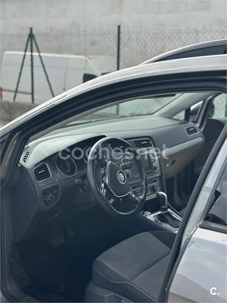 Gris / plata Usado 2016 VW Golf VII Advance Familiar | 10.900 € (Buen precio) - Imagen 1/4