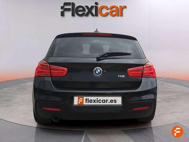 Usado BMW 118 136 CV (100 kW) 2018 Negro Utilitario