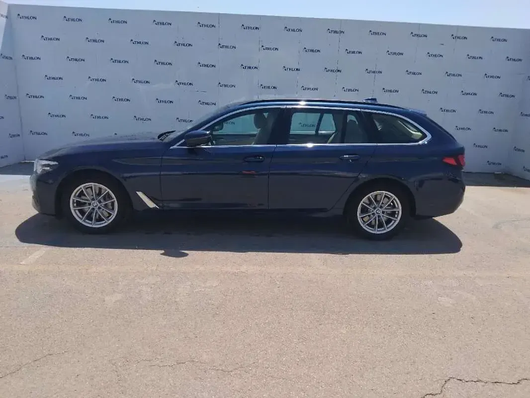 Usado BMW 530 286 CV (210 kW) 2023 Azul Familiar