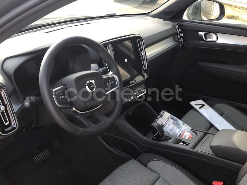 Nuevo Volvo XC40 Core 163 CV (119 kW) 2025 Verde SUV