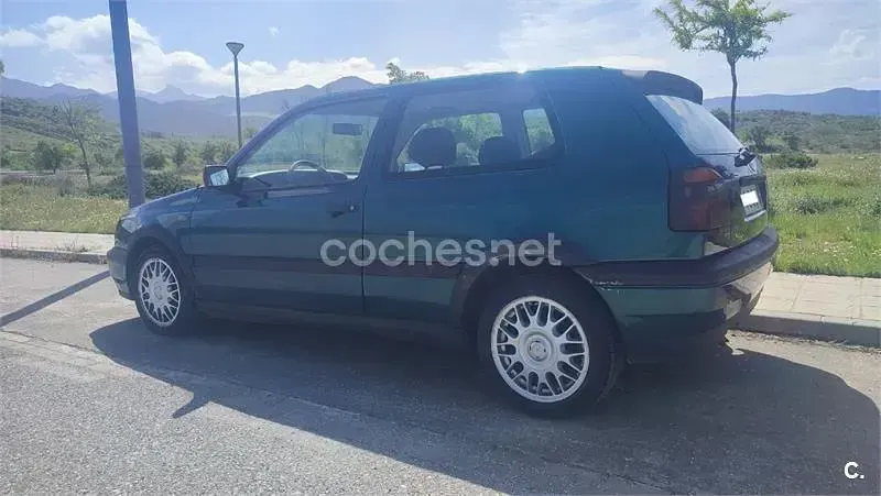 Usado VW Golf III GT 90 CV (66 kW) 1995 Verde Berlina