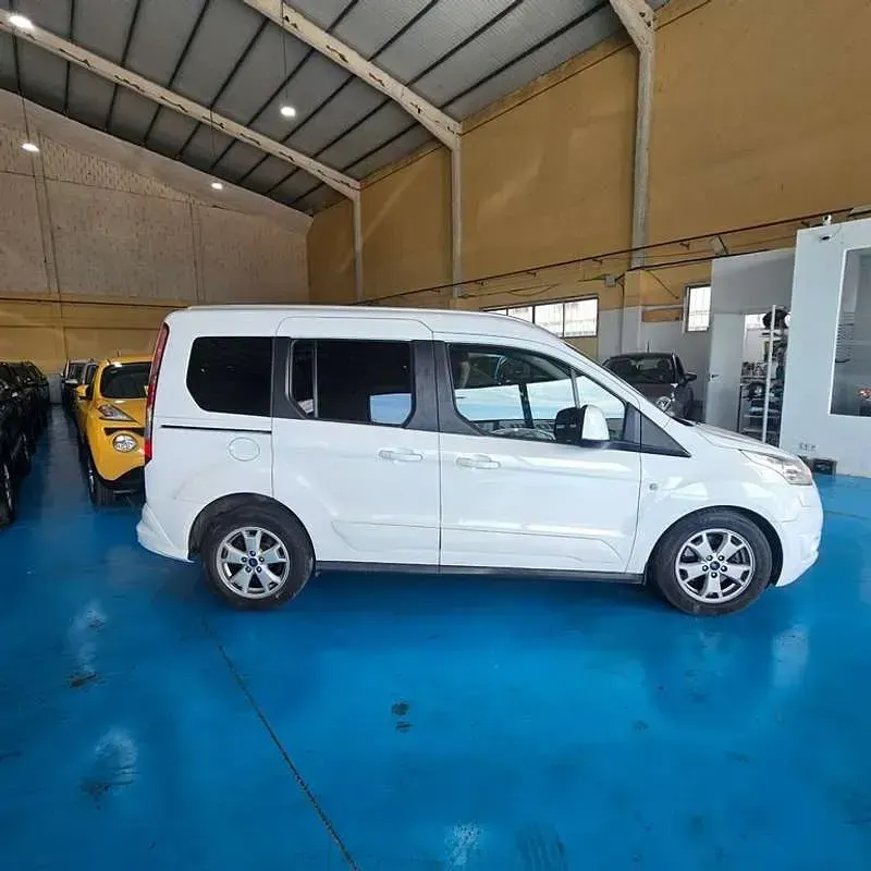 Usado Ford Tourneo Connect Titanium 120 CV (88 kW) 2016 Blanco Monovolumen