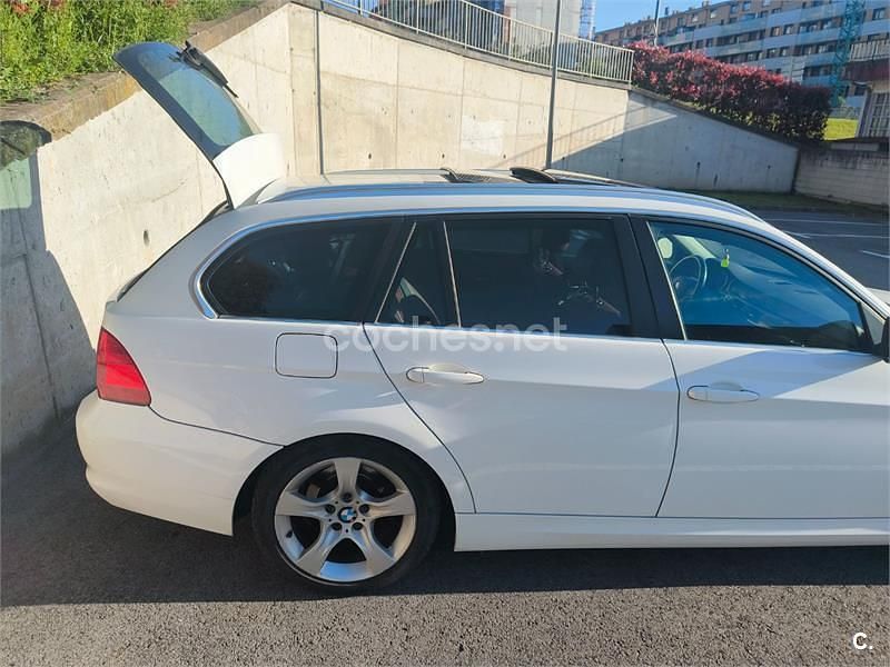 Usado BMW 318 143 CV (105 kW) 2011 Blanco Familiar