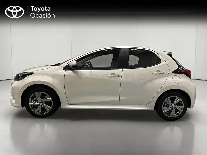 Usado Toyota Yaris Hybrid Business Edition 116 CV (85 kW) 2025 Blanco Berlina