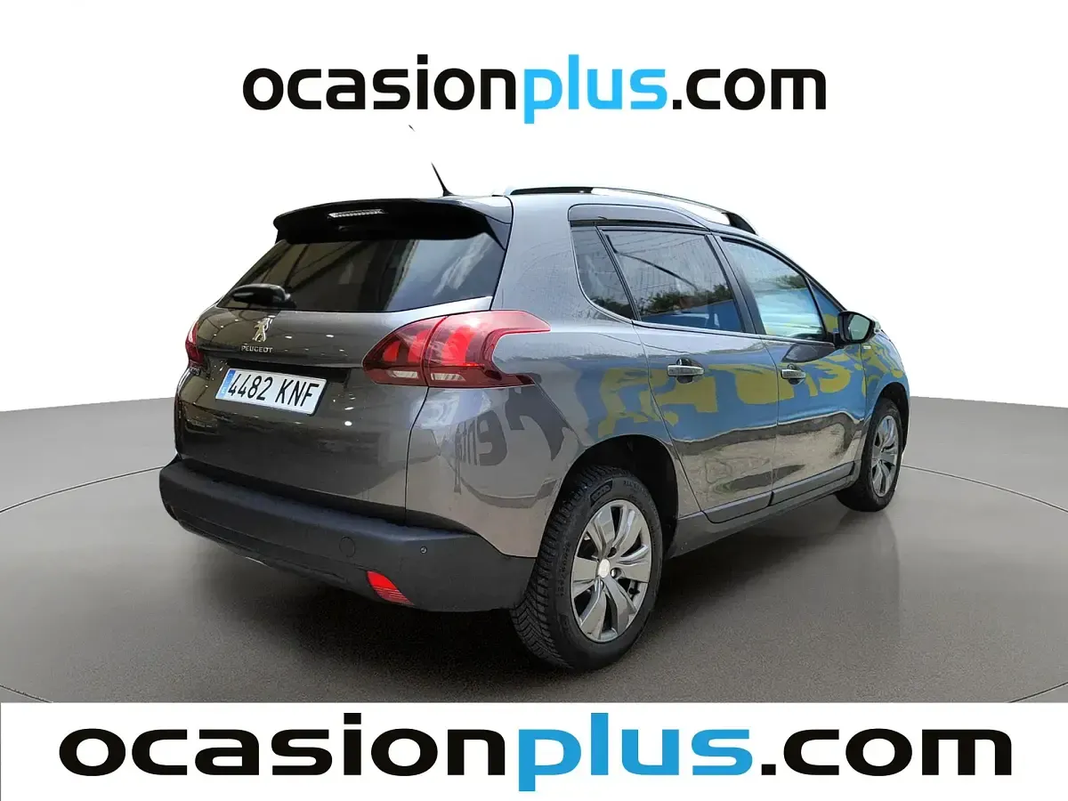 Usado Peugeot 2008 Style 110 CV (80 kW) 2018 Gris SUV