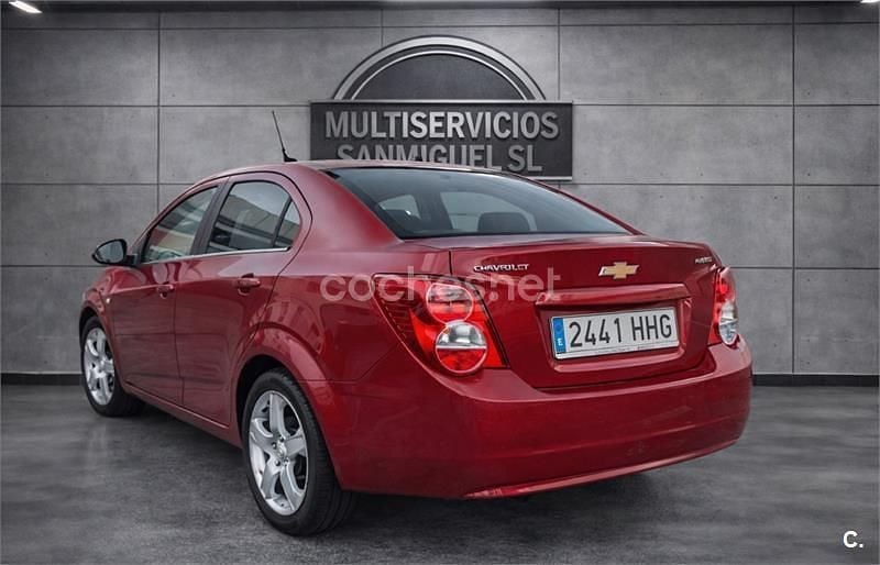 Usado Chevrolet Aveo LTZ 95 CV (69 kW) 2011 Rojo Berlina
