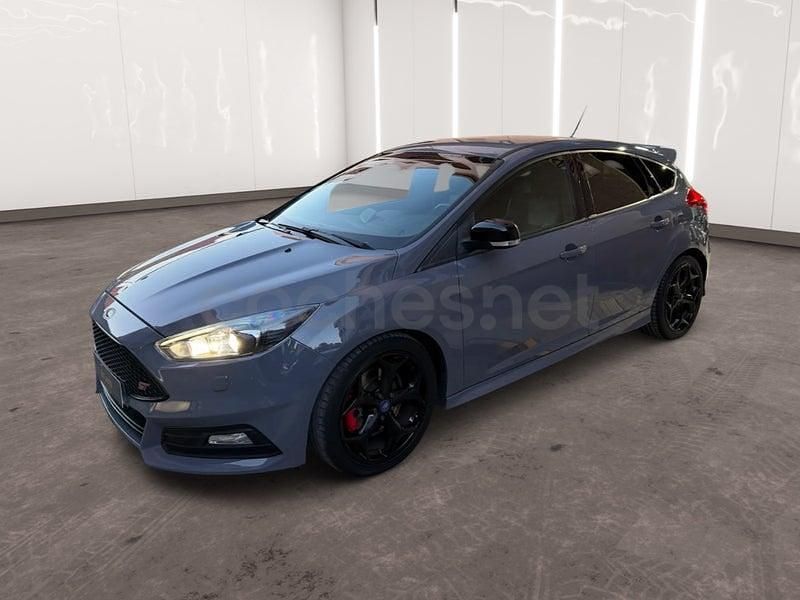 Usado Ford Focus ST 185 CV (136 kW) 2015 Gris / plata Berlina