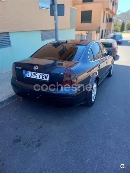 Usado VW Passat Advance 130 CV (95 kW) 2003 Azul Berlina